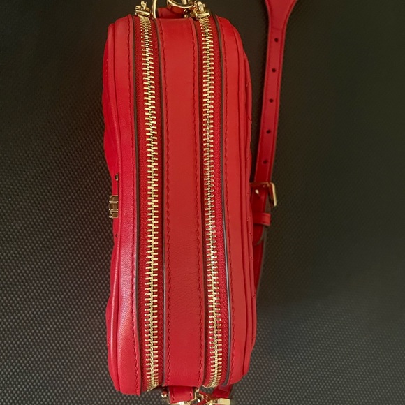 PRIDE MONTH IS COMING UP!!!! Michael Kors PRIDE Crossbody. Used 1 day!!! - Picture 4 of 9